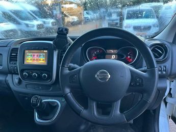 NISSAN NV300 2.0 dCi 30 Acenta Panel Van 4dr Diesel Manual L2 H1 Euro 6 (120 