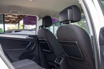 VOLKSWAGEN TIGUAN 2.0 TDI SE Navigation SUV 5dr Diesel DSG Euro 6 (s/s) (150 ps)