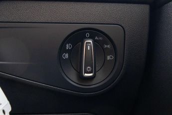 VOLKSWAGEN TIGUAN 2.0 TDI SE Navigation SUV 5dr Diesel DSG Euro 6 (s/s) (150 ps)