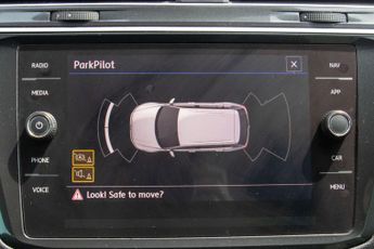VOLKSWAGEN TIGUAN 2.0 TDI SE Navigation SUV 5dr Diesel DSG Euro 6 (s/s) (150 ps)
