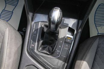 VOLKSWAGEN TIGUAN 2.0 TDI SE Navigation SUV 5dr Diesel DSG Euro 6 (s/s) (150 ps)