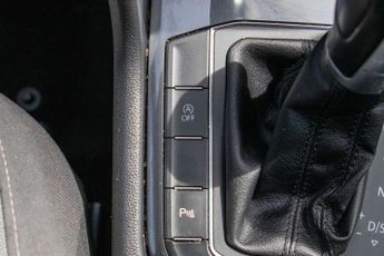 VOLKSWAGEN TIGUAN 2.0 TDI SE Navigation SUV 5dr Diesel DSG Euro 6 (s/s) (150 ps)