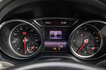 MERCEDES-BENZ GLA 2.1 GLA200d Sport (Executive) SUV 5dr Diesel 7G-DCT Euro 6 (s/s)