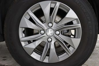 Peugeot E-2008 50kWh Active Premium + SUV 5dr Electric Auto (7kW Charger) (136 
