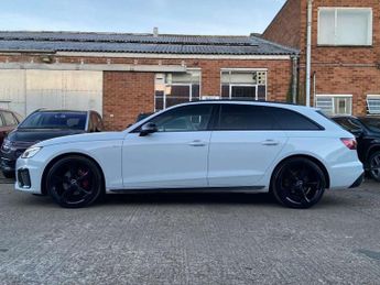 Audi A4 Avant 2.0 TDI 40 Black Edition S Tronic quattro Euro 6 (s/s) 5dr