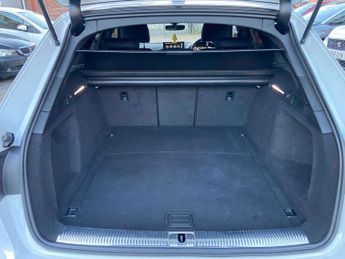 Audi A4 Avant 2.0 TDI 40 Black Edition S Tronic quattro Euro 6 (s/s) 5dr