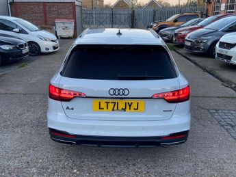 Audi A4 Avant 2.0 TDI 40 Black Edition S Tronic quattro Euro 6 (s/s) 5dr