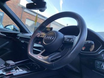 Audi A4 Avant 2.0 TDI 40 Black Edition S Tronic quattro Euro 6 (s/s) 5dr