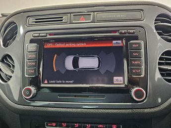 VOLKSWAGEN TIGUAN 2.0 Tiguan R-Line TDI BlueMotion Technology 4Motion Semi-Auto 4W