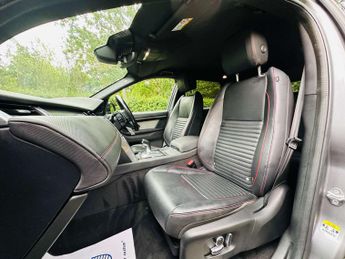 LAND ROVER DISCOVERY SPORT 2.0 Discovery Sport R-Dynamic S+ D MHEV Auto 4WD 5dr