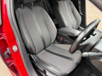 PEUGEOT 208 208 Allure EV 5dr
