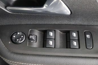Vauxhall Mokka Electric 50kWh Ultimate SUV 5dr Electric Auto (136 ps)