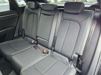 Audi Q3 1.5 TFSI CoD 35 S line S Tronic Euro 6 (s/s) 5dr