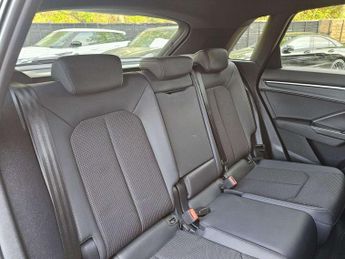 Audi Q3 1.5 TFSI CoD 35 S line S Tronic Euro 6 (s/s) 5dr