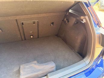VOLKSWAGEN Golf 2.0 TDI R-Line Hatchback 5dr Diesel DSG Euro 6 (s/s) (150 ps)