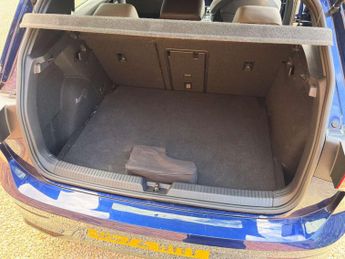 VOLKSWAGEN Golf 2.0 TDI R-Line Hatchback 5dr Diesel DSG Euro 6 (s/s) (150 ps)