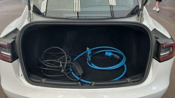 TESLA MODEL 3 Model 3 Standard Range + 4dr
