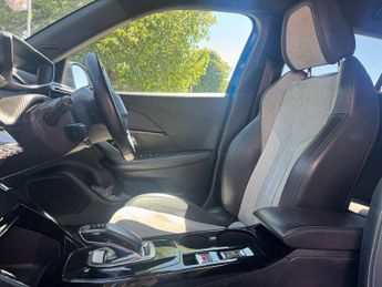 PEUGEOT 2008 2008 GT Premium EV 5dr
