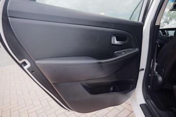 Kia CARENS 1.7 Carens 2 CRDi ISG Semi-Auto 5dr
