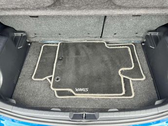 TOYOTA YARIS 1.5 Yaris Icon Hybrid VVT-i CVT 5dr