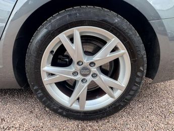 AUDI A4 2.0 A4 Sport Ultra TDI Semi-Auto 5dr