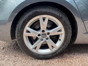 AUDI A4 2.0 A4 Sport Ultra TDI Semi-Auto 5dr