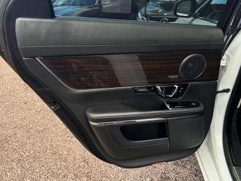 JAGUAR XJ 3.0 XJ Portfolio V6 D Auto 4dr