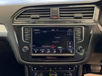VOLKSWAGEN TIGUAN 2.0 Tiguan SE Nav TDI BlueMotion Technology 4Motion Semi-Auto 4W