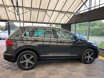 VOLKSWAGEN TIGUAN 2.0 Tiguan SE Nav TDI BlueMotion Technology 4Motion Semi-Auto 4W