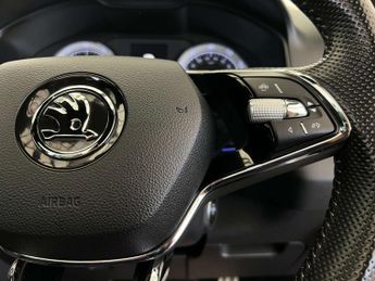 SKODA KAROQ 1.5 Karoq Sportline TSi Semi-Auto 5dr