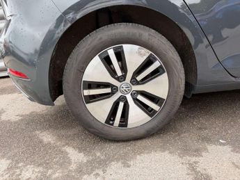 VOLKSWAGEN GOLF e-Golf 5dr