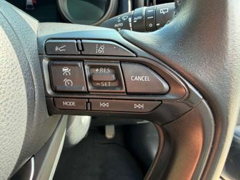 Toyota YARIS 1.5 Yaris Design HEV CVT 5dr