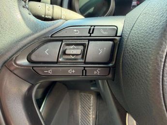 Toyota YARIS 1.5 Yaris Design HEV CVT 5dr