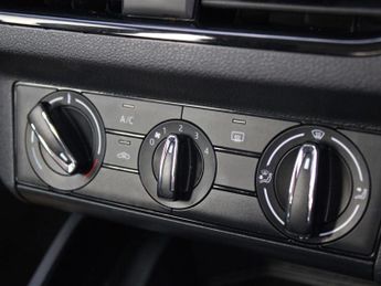 SKODA KAMIQ 1.0 TSI SE Auto 5dr