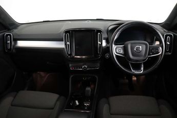 Volvo XC40 2.0 B3 MHEV Plus Dark SUV 5dr Petrol Hybrid DCT Auto Euro 6 (s/s