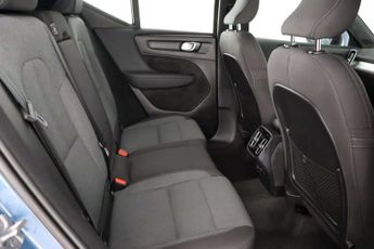 Volvo XC40 2.0 B3 MHEV Plus Dark SUV 5dr Petrol Hybrid DCT Auto Euro 6 (s/s