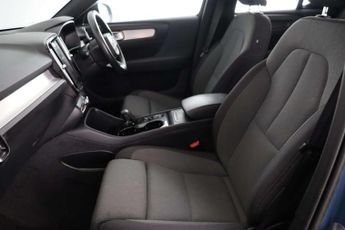 Volvo XC40 2.0 B3 MHEV Plus Dark SUV 5dr Petrol Hybrid DCT Auto Euro 6 (s/s