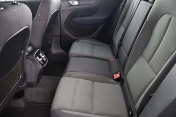 Volvo XC40 2.0 B3 MHEV Plus Dark SUV 5dr Petrol Hybrid DCT Auto Euro 6 (s/s