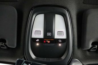 Volvo XC40 2.0 B3 MHEV Plus Dark SUV 5dr Petrol Hybrid DCT Auto Euro 6 (s/s