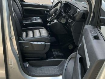 PEUGEOT Traveller 2.0 BlueHDi Allure Standard MPV 5dr Diesel EAT6 MWB Euro 6 (s/s)
