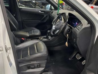 VOLKSWAGEN TIGUAN 2.0 TDI BlueMotion Tech R-Line SUV 5dr Diesel DSG 4Motion Euro 6