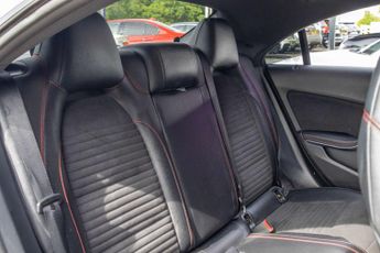 MERCEDES-BENZ CLA 2.1 CLA220d AMG Line Coupe 4dr Diesel 7G-DCT Euro 6 (s/s) (177 p