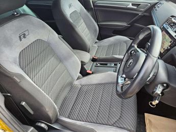 Volkswagen Golf 2.0 Golf R-Line TDI BlueMotion Technology Semi-Auto 5dr