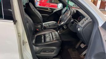 VOLKSWAGEN TIGUAN 2.0 Tiguan R-Line TDI BlueMotion Technology 4Motion Semi-Auto 4W