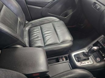 VOLKSWAGEN TIGUAN 2.0 Tiguan R-Line TDI BlueMotion Technology 4Motion Semi-Auto 4W