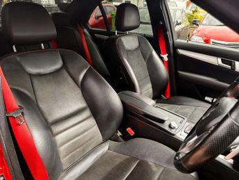 MERCEDES-BENZ C-CLASS 2.1 C220 AMG Sport+ CDi BlueEfficiency Auto 4dr
