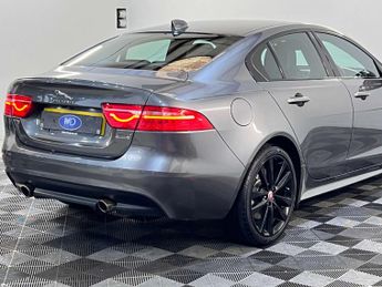 Jaguar XE 2.0 XE R-Sport D AWD Auto 4WD 4dr