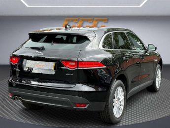 Jaguar F-PACE 2.0 F-PACE Portfolio D Auto 5dr