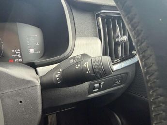 VOLVO V90 2.0 V90 Momentum D4 Auto 5dr