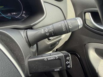 RENAULT ZOE Zoe i Iconic Rapid Charge ZE50 5dr